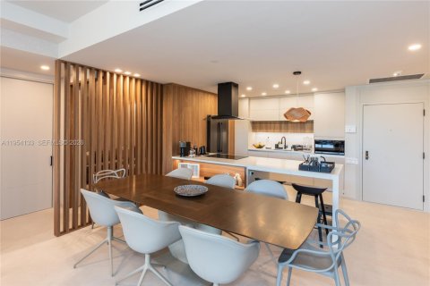 Condo in Key Biscayne, Florida, 2 bedrooms  № 2008957 - photo 4