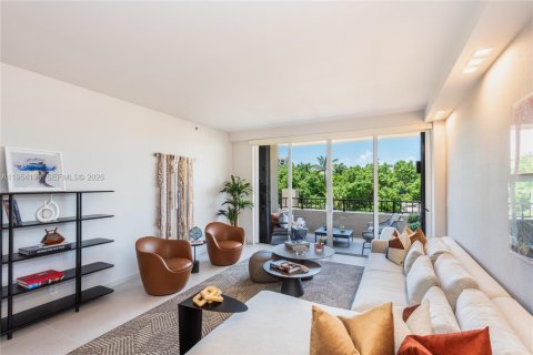 Condo in Key Biscayne, Florida, 2 bedrooms  № 2008957 - photo 3