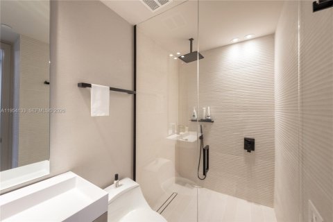 Condo in Key Biscayne, Florida, 2 bedrooms  № 2008957 - photo 18