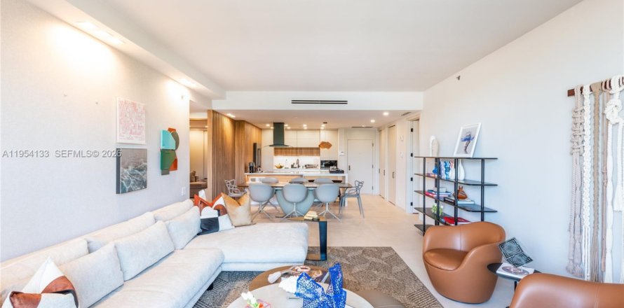 Condo in Key Biscayne, Florida, 2 bedrooms  № 2008957