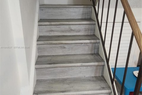 Condo in Plantation, Florida, 2 bedrooms  № 2054170 - photo 11