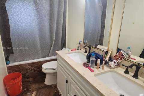 Condo in Plantation, Florida, 2 bedrooms  № 2054170 - photo 9