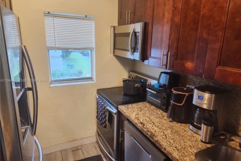 Condo in Plantation, Florida, 2 bedrooms  № 2054170 - photo 6