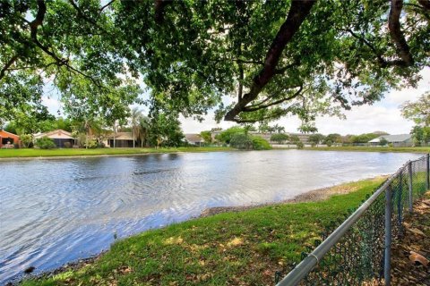Adosado en alquiler en Coconut Creek, Florida, 3 dormitorios, 136.57 m2 № 2250673 - foto 5