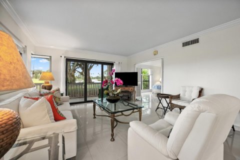 Condo in Palm Beach Gardens, Florida, 2 bedrooms № 2422163 - photo 17