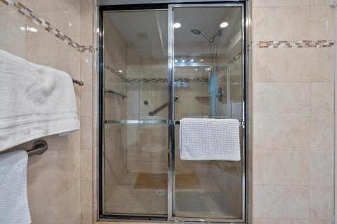 Condo in Palm Beach Gardens, Florida, 2 bedrooms № 2422163 - photo 22