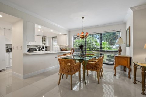 Condo in Palm Beach Gardens, Florida, 2 bedrooms № 2422163 - photo 14