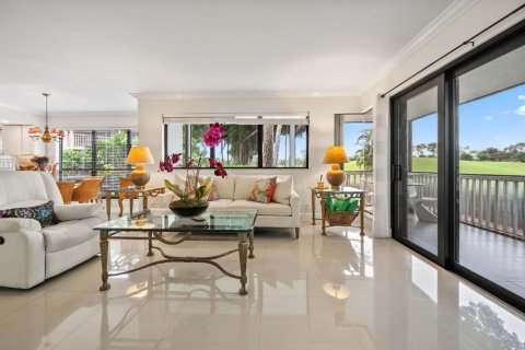 Condo in Palm Beach Gardens, Florida, 2 bedrooms № 2422163 - photo 2