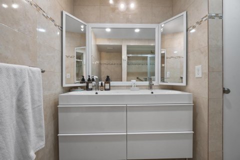 Condo in Palm Beach Gardens, Florida, 2 bedrooms № 2422163 - photo 29