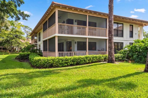 Condo in Palm Beach Gardens, Florida, 2 bedrooms № 2422163 - photo 11
