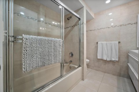 Condo in Palm Beach Gardens, Florida, 2 bedrooms № 2422163 - photo 26