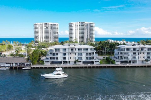 Copropriété à vendre à Hollywood, Floride: 3 chambres, 202.99 m2 № 1987391 - photo 1