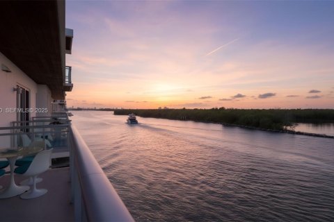 Copropriété à vendre à Hollywood, Floride: 3 chambres, 202.99 m2 № 1987391 - photo 25