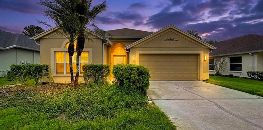 Villa ou maison à Wesley Chapel, Floride 3 chambres, 195.37 m2 № 2120022
