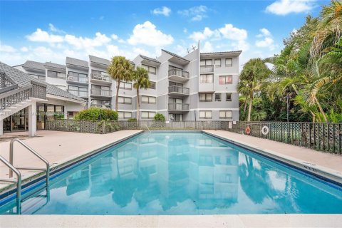 Condo in West Palm Beach, Florida, 1 bedroom № 1944758 - photo 9