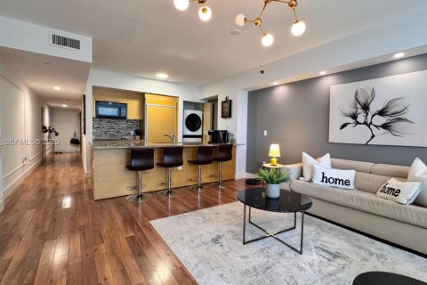 Condominio en venta en Hallandale Beach, Florida, 1 dormitorio, 78.41 m2 № 2035504 - foto 6