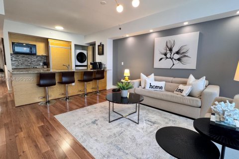 Condominio en venta en Hallandale Beach, Florida, 1 dormitorio, 78.41 m2 № 2035504 - foto 8