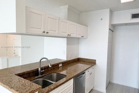 Снять в аренду кондоминиум в Санни-Айлс-Бич, Флорида 3 спальни, 117.43м2, № 2063759 - фото 14