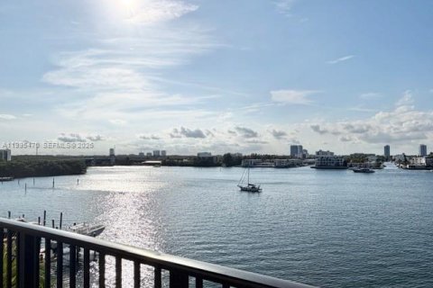 Снять в аренду кондоминиум в Санни-Айлс-Бич, Флорида 3 спальни, 117.43м2, № 2063759 - фото 4