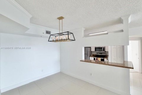 Снять в аренду кондоминиум в Санни-Айлс-Бич, Флорида 3 спальни, 117.43м2, № 2063759 - фото 12