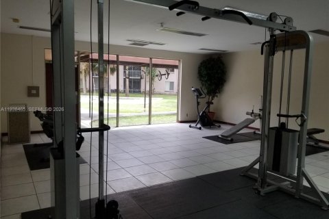 Copropriété à louer à Miami, Floride: 2 chambres, 90.86 m2 № 1996115 - photo 20