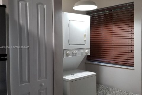 Copropriété à louer à Miami, Floride: 2 chambres, 90.86 m2 № 1996115 - photo 7