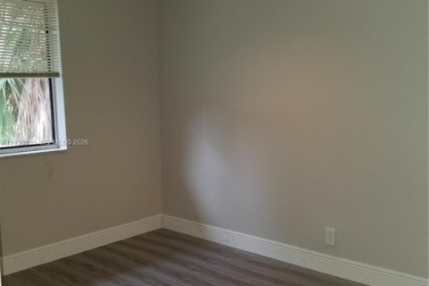 Copropriété à louer à Miami, Floride: 2 chambres, 90.86 m2 № 1996115 - photo 17