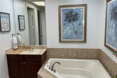Condo in Palmetto, Florida, 2 bedrooms  № 1797992 - photo 20