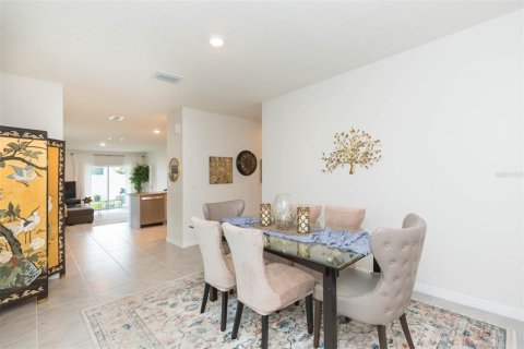 House in Wesley Chapel, Florida 3 bedrooms, 140.84 sq.m. № 1850259 - photo 3