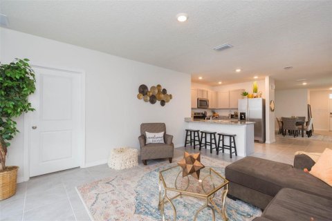 House in Wesley Chapel, Florida 3 bedrooms, 140.84 sq.m. № 1850259 - photo 14