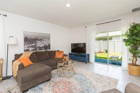 House in Wesley Chapel, Florida 3 bedrooms, 140.84 sq.m. № 1850259 - photo 13