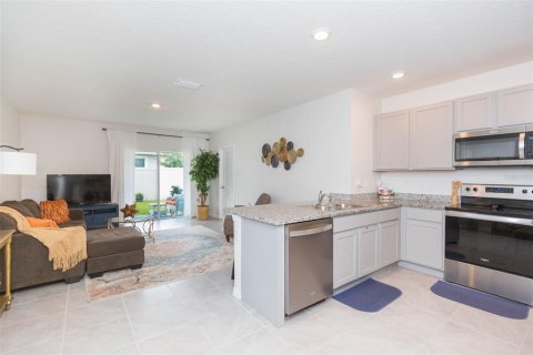 House in Wesley Chapel, Florida 3 bedrooms, 140.84 sq.m. № 1850259 - photo 10