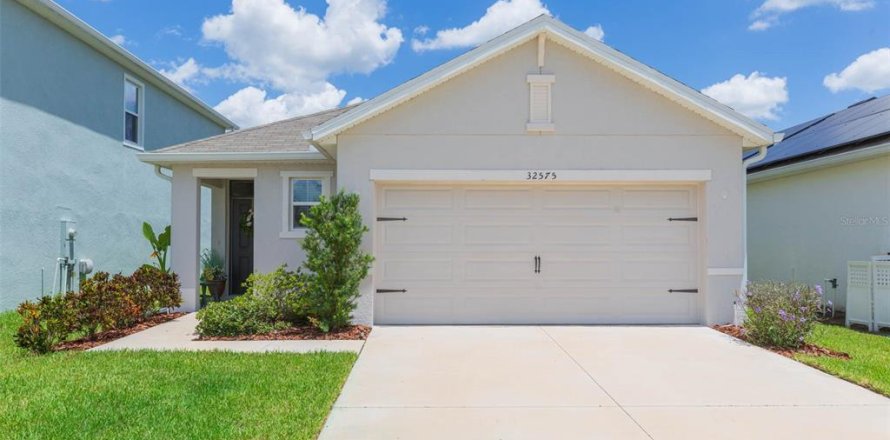 House in Wesley Chapel, Florida 3 bedrooms, 140.84 sq.m. № 1850259
