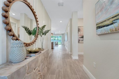House in Lady Lake, Florida 2 bedrooms, 168.34 sq.m. № 1869360 - photo 4