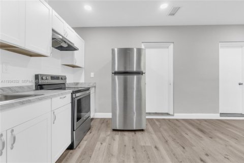 Commercial property in Miami, Florida 139.35 sq.m. № 1992899 - photo 29