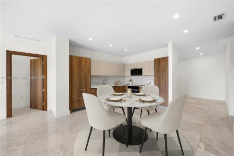 Copropriété à louer à Coral Gables, Floride: 2 chambres, 156.35 m2 № 2001086 - photo 4