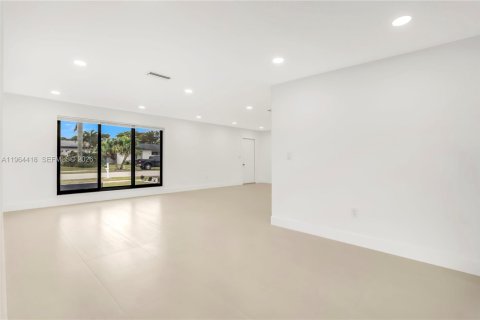 Casa en venta en Sunrise, Florida, 4 dormitorios, 162.76 m2 № 2026262 - foto 17