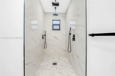 Casa en venta en Sunrise, Florida, 4 dormitorios, 162.76 m2 № 2026262 - foto 14