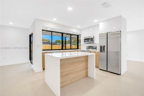 Casa en venta en Sunrise, Florida, 4 dormitorios, 162.76 m2 № 2026262 - foto 6