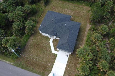 Villa ou maison à vendre à Palm Bay, Floride: 4 chambres, 171.87 m2 № 1889336 - photo 9