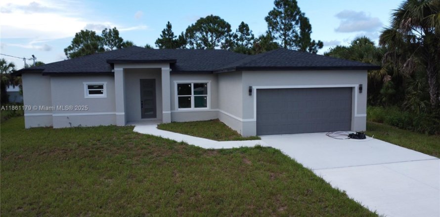 Villa ou maison à Palm Bay, Floride 4 chambres, 171.87 m2 № 1889336