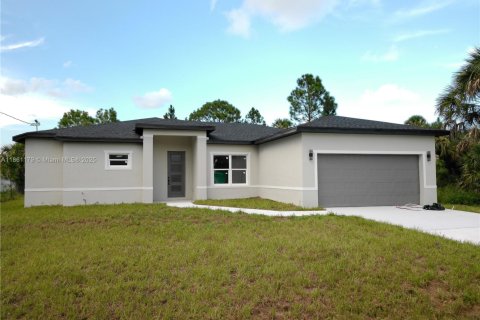 Villa ou maison à vendre à Palm Bay, Floride: 4 chambres, 171.87 m2 № 1889336 - photo 4