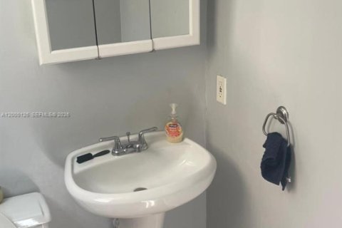 Copropriété à vendre à Miami Shores, Floride: 2 chambres, 88.63 m2 № 2064882 - photo 16