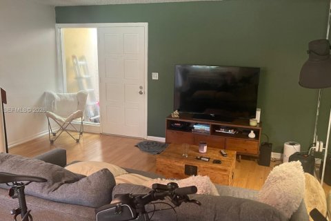 Copropriété à vendre à Miami Shores, Floride: 2 chambres, 88.63 m2 № 2064882 - photo 4