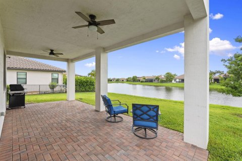 Casa en venta en Royal Palm Beach, Florida, 5 dormitorios, 272.39 m2 № 2177103 - foto 17