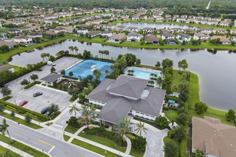 Casa en venta en Royal Palm Beach, Florida, 5 dormitorios, 272.39 m2 № 2177103 - foto 7