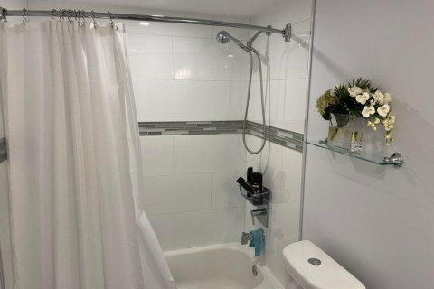 Condo in Lake Worth, Florida, 1 bedroom № 2391746 - photo 13
