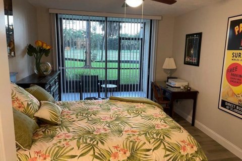 Condo in Lake Worth, Florida, 1 bedroom № 2391746 - photo 12