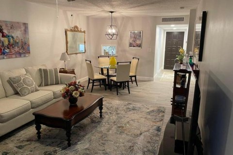 Condo in Lake Worth, Florida, 1 bedroom № 2391746 - photo 3