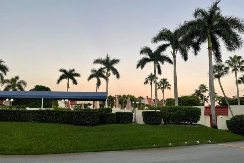 Condo in Lake Worth, Florida, 1 bedroom № 2391746 - photo 20